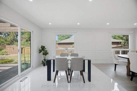 Photo 8 at 4 Simmons Crescent, Aurora Highlands, Aurora