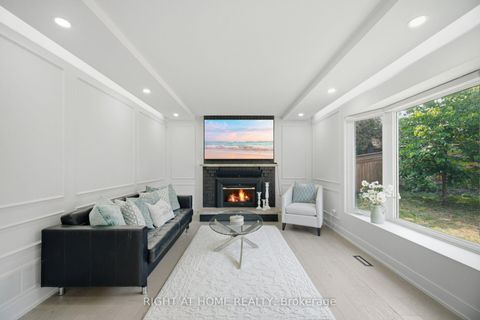 Photo 12 at 4 Simmons Crescent, Aurora Highlands, Aurora