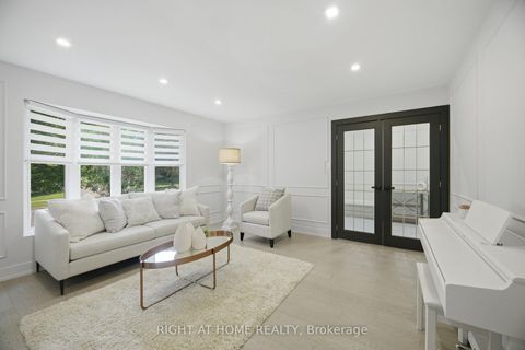 Photo 15 at 4 Simmons Crescent, Aurora Highlands, Aurora