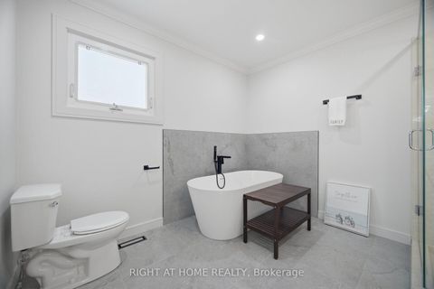 Photo 24 at 4 Simmons Crescent, Aurora Highlands, Aurora
