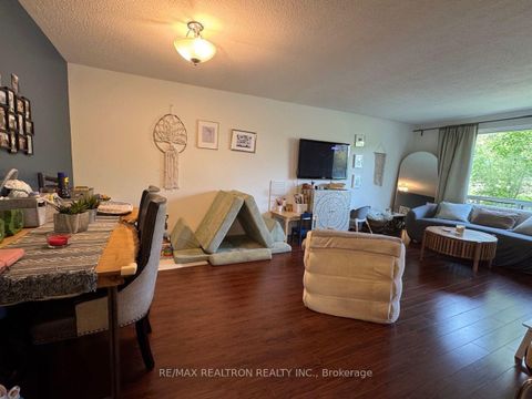 Photo 6 at 22 Rochelle Crescent, Don Valley Village, Toronto