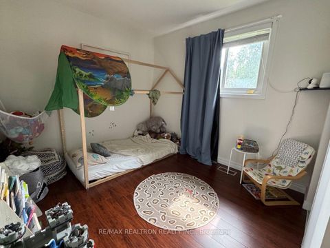 Photo 8 at 22 Rochelle Crescent, Don Valley Village, Toronto