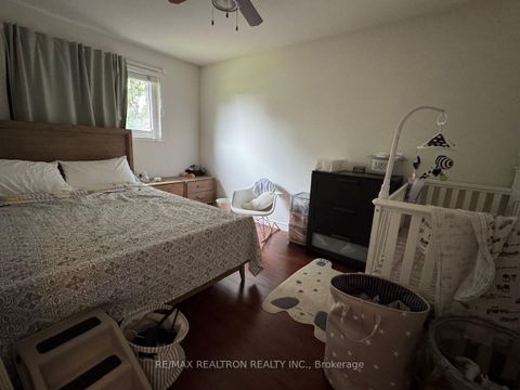 Photo 10 at 22 Rochelle Crescent, Don Valley Village, Toronto