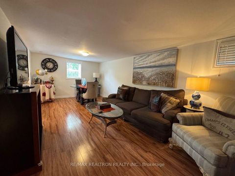 Photo 18 at 22 Rochelle Crescent, Don Valley Village, Toronto