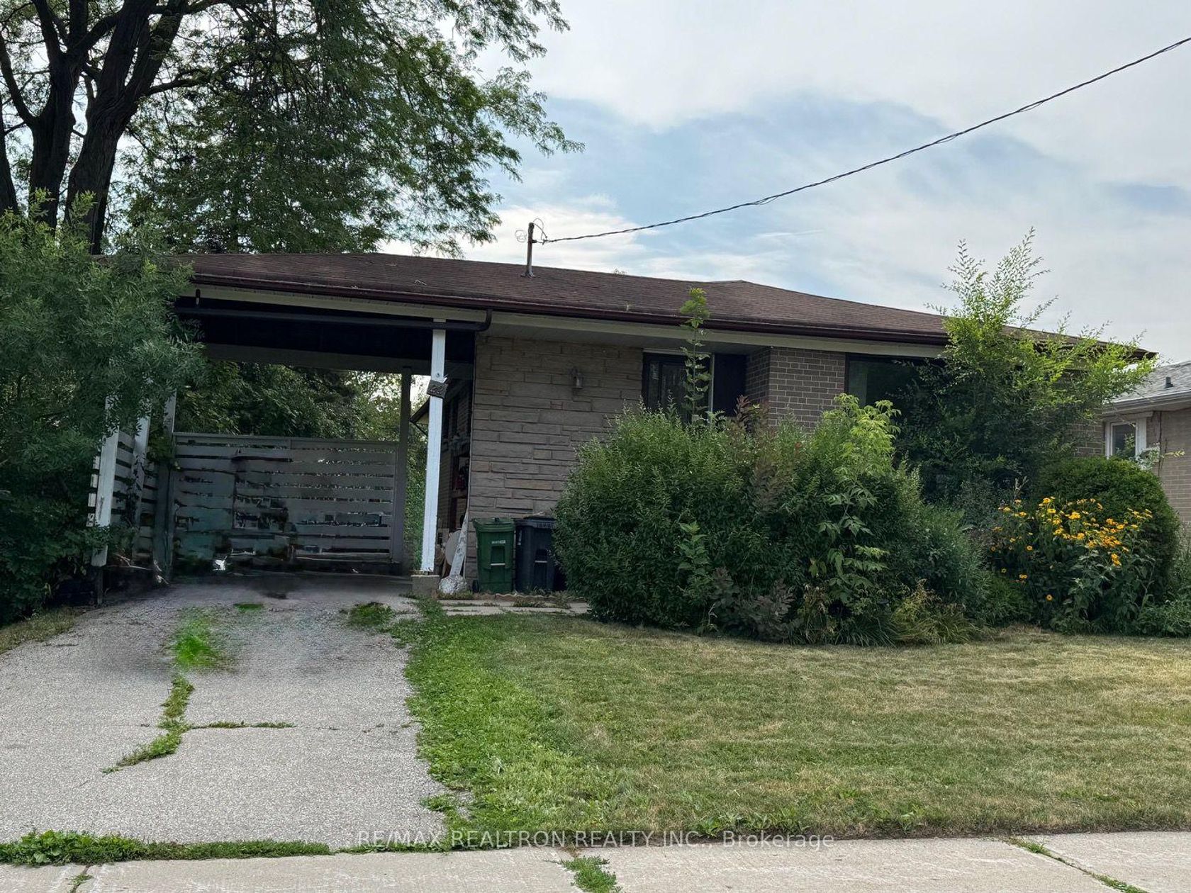 22 Rochelle Crescent, Don Valley Village, Toronto 