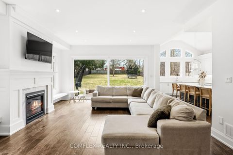 Photo 14 at 108 Avenue Road, Central Newmarket, Newmarket
