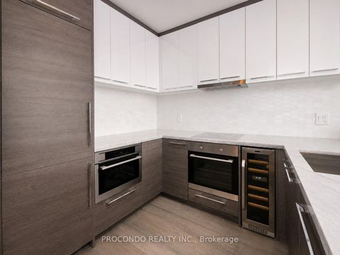 Photo 2 at 3812 - 488 University Avenue, Waterfront Communities C1, Toronto