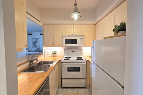 Photo 11 at 1005 - 99 Hayden Street, Yonge Corridor, Toronto