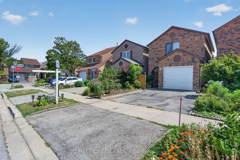 Photo 2 at 91 Woolenscote Circle, Clairville, Toronto