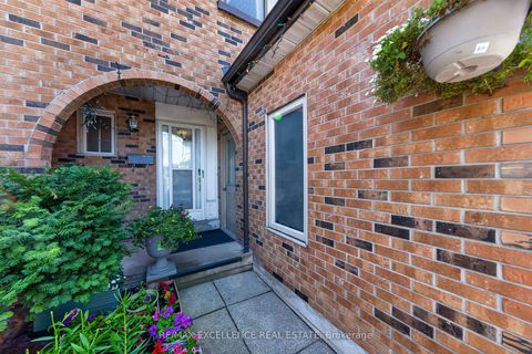Photo 3 at 91 Woolenscote Circle, Clairville, Toronto