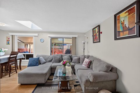 Photo 14 at 91 Woolenscote Circle, Clairville, Toronto