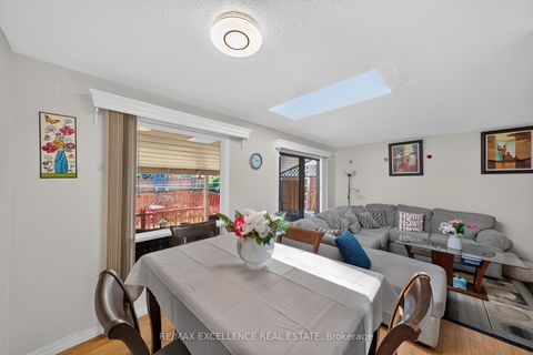 Photo 15 at 91 Woolenscote Circle, Clairville, Toronto