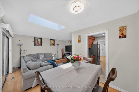 Photo 18 at 91 Woolenscote Circle, Clairville, Toronto