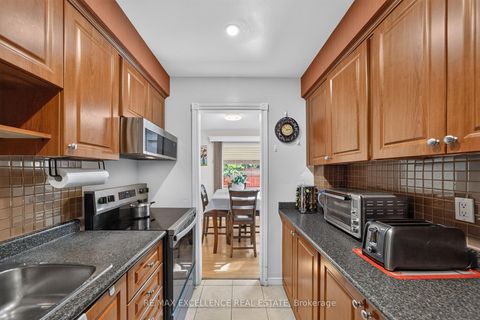 Photo 19 at 91 Woolenscote Circle, Clairville, Toronto