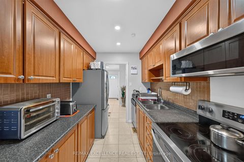 Photo 20 at 91 Woolenscote Circle, Clairville, Toronto