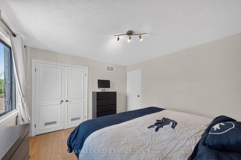 Photo 30 at 91 Woolenscote Circle, Clairville, Toronto