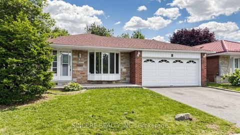 Photo 2 at 5 Glendower Circuit, L'Amoreaux, Toronto