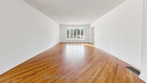 Photo 5 at 5 Glendower Circuit, L'Amoreaux, Toronto