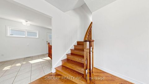 Photo 21 at 5 Glendower Circuit, L'Amoreaux, Toronto