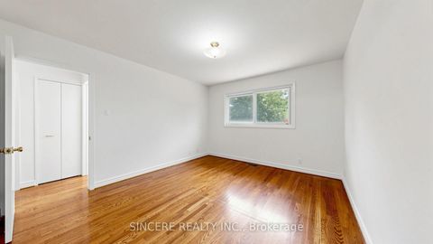 Photo 24 at 5 Glendower Circuit, L'Amoreaux, Toronto