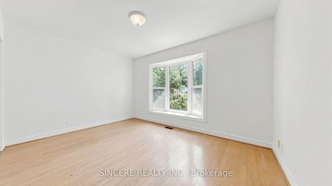 Photo 28 at 5 Glendower Circuit, L'Amoreaux, Toronto