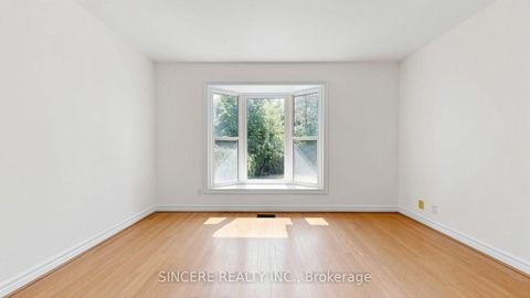 Photo 29 at 5 Glendower Circuit, L'Amoreaux, Toronto