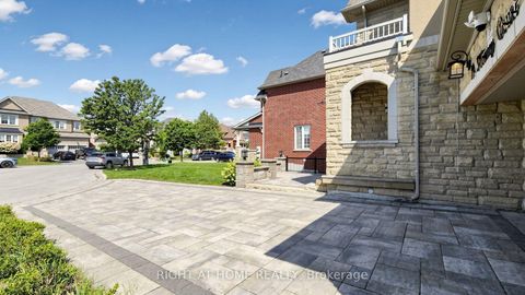 Photo 1 at 19 Heaney Court, Bayview Northeast, Aurora