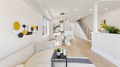 Photo 5 at 19 Heaney Court, Bayview Northeast, Aurora