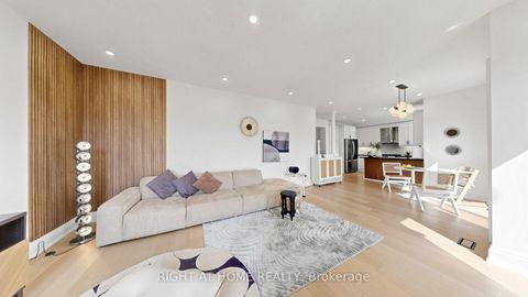 Photo 11 at 19 Heaney Court, Bayview Northeast, Aurora