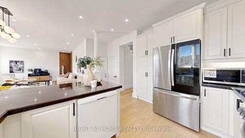 Photo 16 at 19 Heaney Court, Bayview Northeast, Aurora
