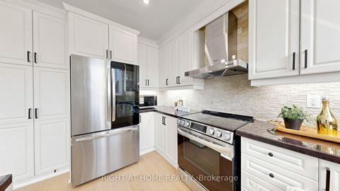 Photo 17 at 19 Heaney Court, Bayview Northeast, Aurora