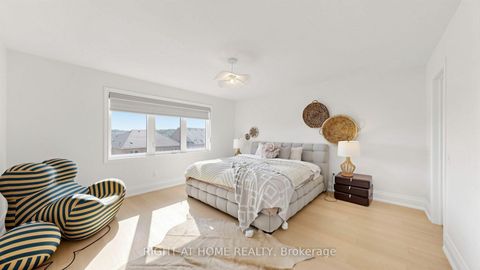 Photo 24 at 19 Heaney Court, Bayview Northeast, Aurora