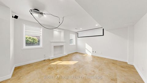 Photo 37 at 19 Heaney Court, Bayview Northeast, Aurora