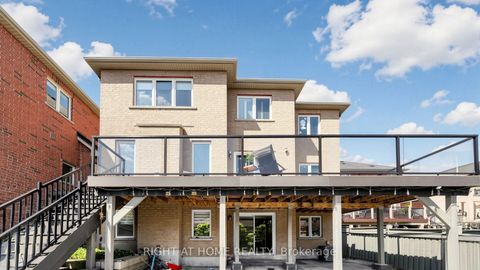 Photo 45 at 19 Heaney Court, Bayview Northeast, Aurora