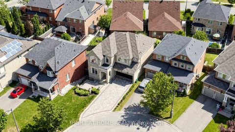 Photo 48 at 19 Heaney Court, Bayview Northeast, Aurora