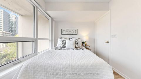 Photo 14 at 425 - 38 Joe Shuster Way, Niagara, Toronto