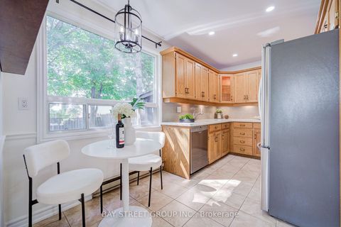 Photo 13 at 214 William Roe Boulevard, Central Newmarket, Newmarket