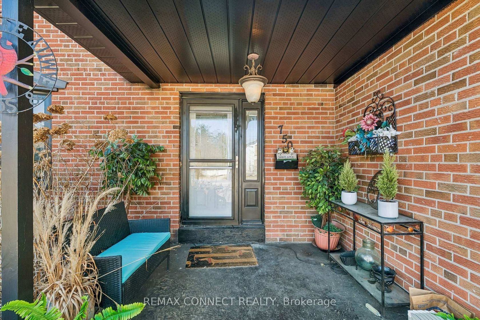 750 Gorham Street, College Manor, Newmarket photo 0