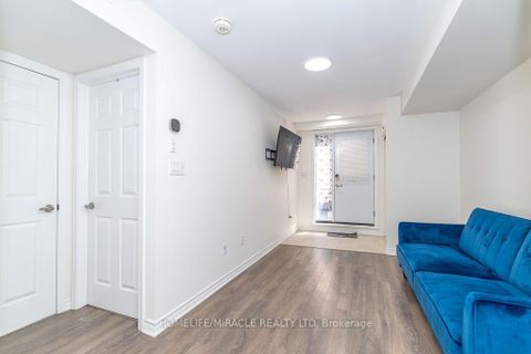 Photo 9 at 413 - 2789 Eglinton Avenue, Eglinton East, Toronto
