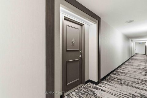 Photo 2 at 812 - 7420 Bathurst Street, Brownridge, Vaughan