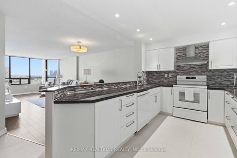Photo 6 at 812 - 7420 Bathurst Street, Brownridge, Vaughan
