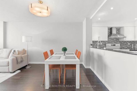 Photo 12 at 812 - 7420 Bathurst Street, Brownridge, Vaughan