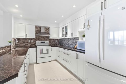 Photo 14 at 812 - 7420 Bathurst Street, Brownridge, Vaughan