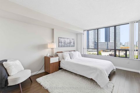 Photo 18 at 812 - 7420 Bathurst Street, Brownridge, Vaughan