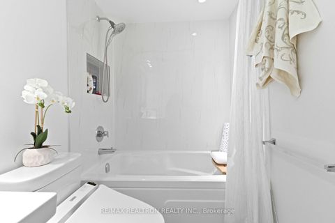 Photo 22 at 812 - 7420 Bathurst Street, Brownridge, Vaughan