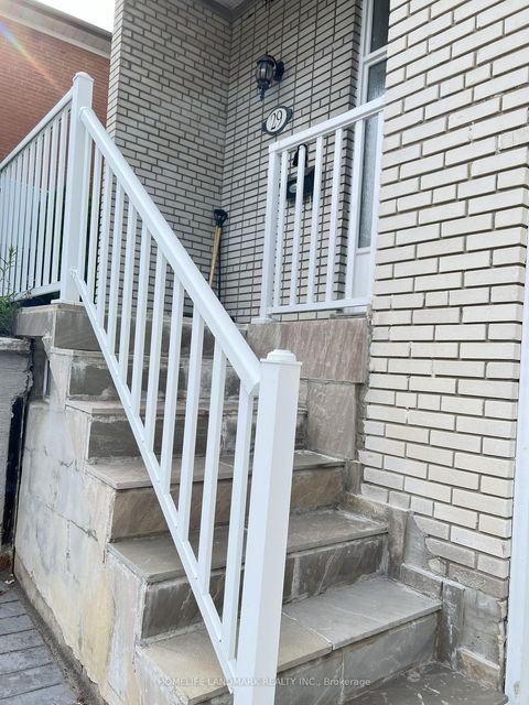 Photo 4 at 29 Tillplain Road, Bathurst Manor, Toronto