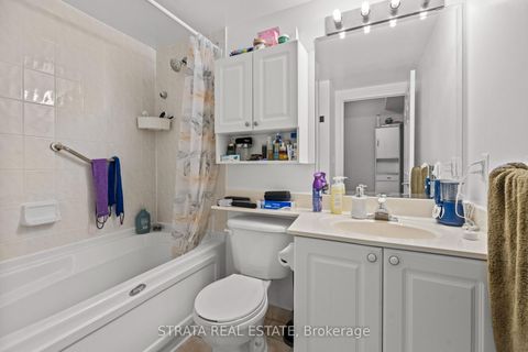 Photo 11 at 313 - 1 Lee Centre Drive, Woburn, Toronto