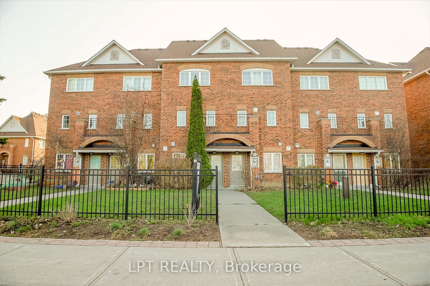 36 - 1378 Meadowvale Road, Rouge E11, Toronto photo 4