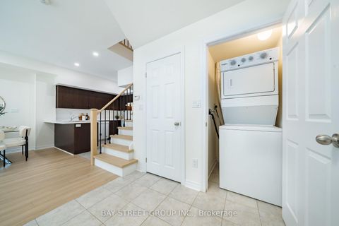 Photo 14 at 27 - 15 Eaton Park Lane, L'Amoreaux, Toronto