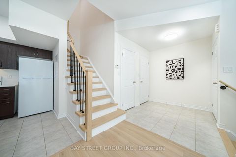 Photo 15 at 27 - 15 Eaton Park Lane, L'Amoreaux, Toronto